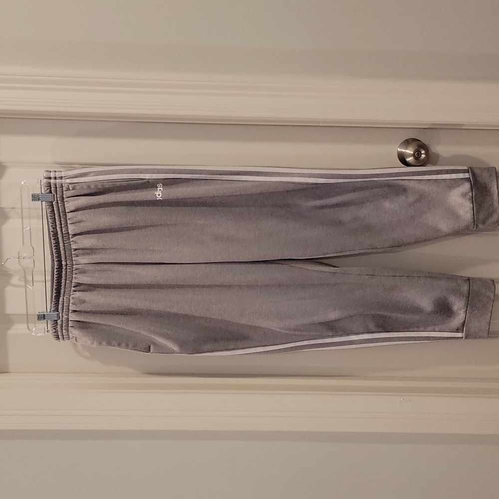 Adidas Mens joggers . Grey . Size large. Great condition